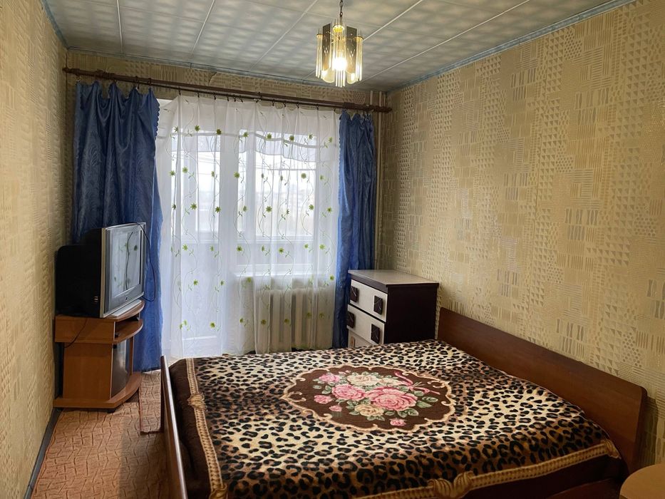 Продам ексклюзивну 3-кім. квартиру Кам’янське, лівий берег 2 мкр.