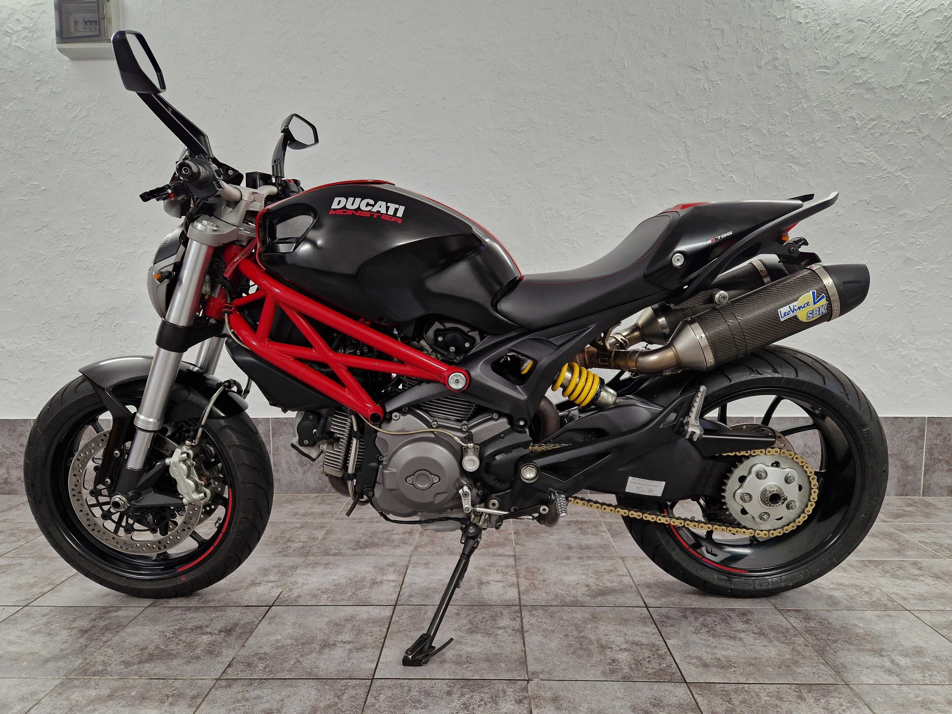 Ducati Monster 796