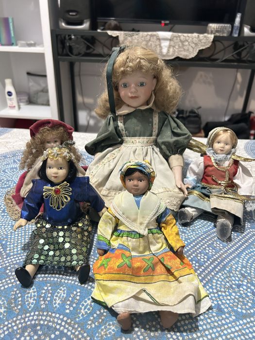 Bonecas de porcelana