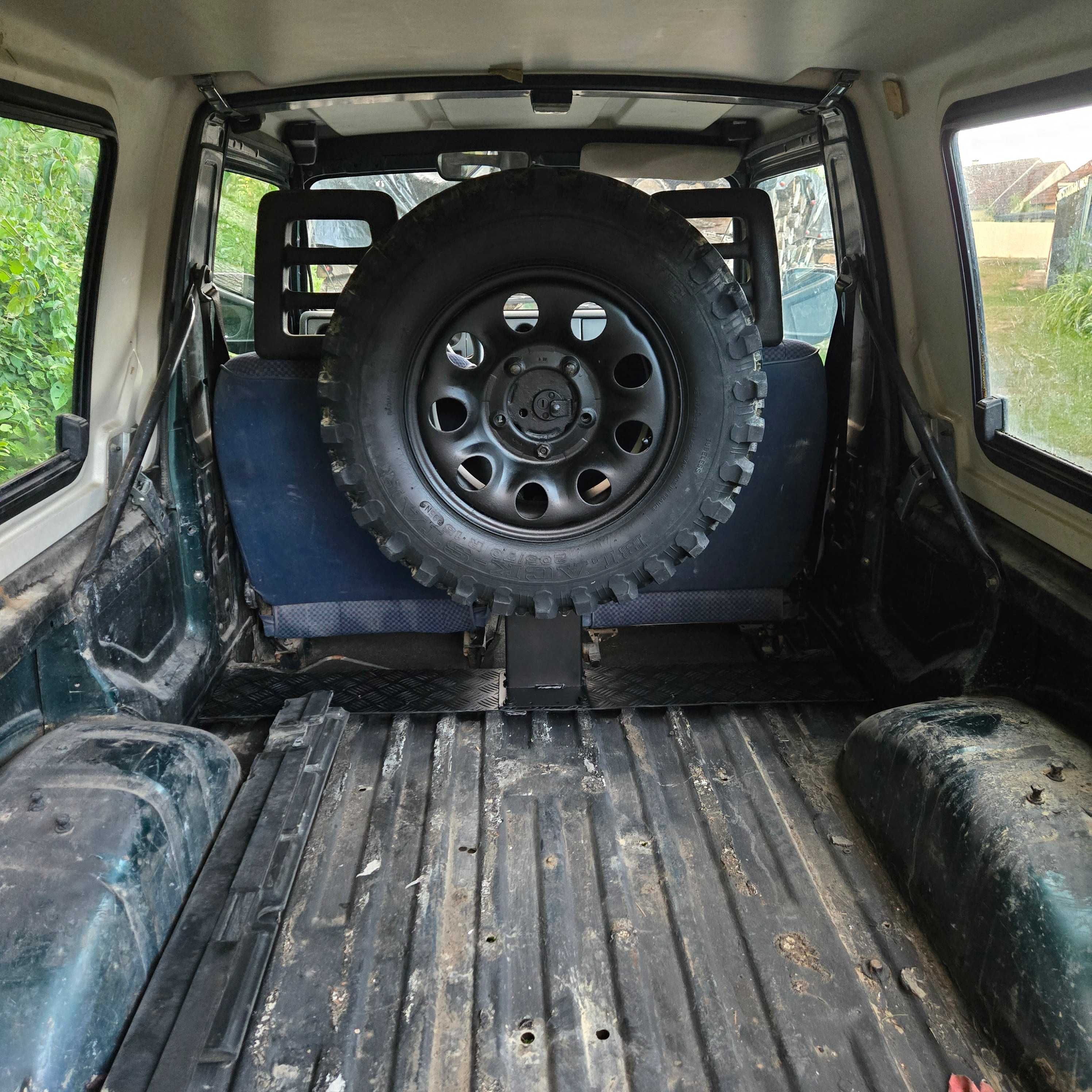 Suzuki Samurai  santana