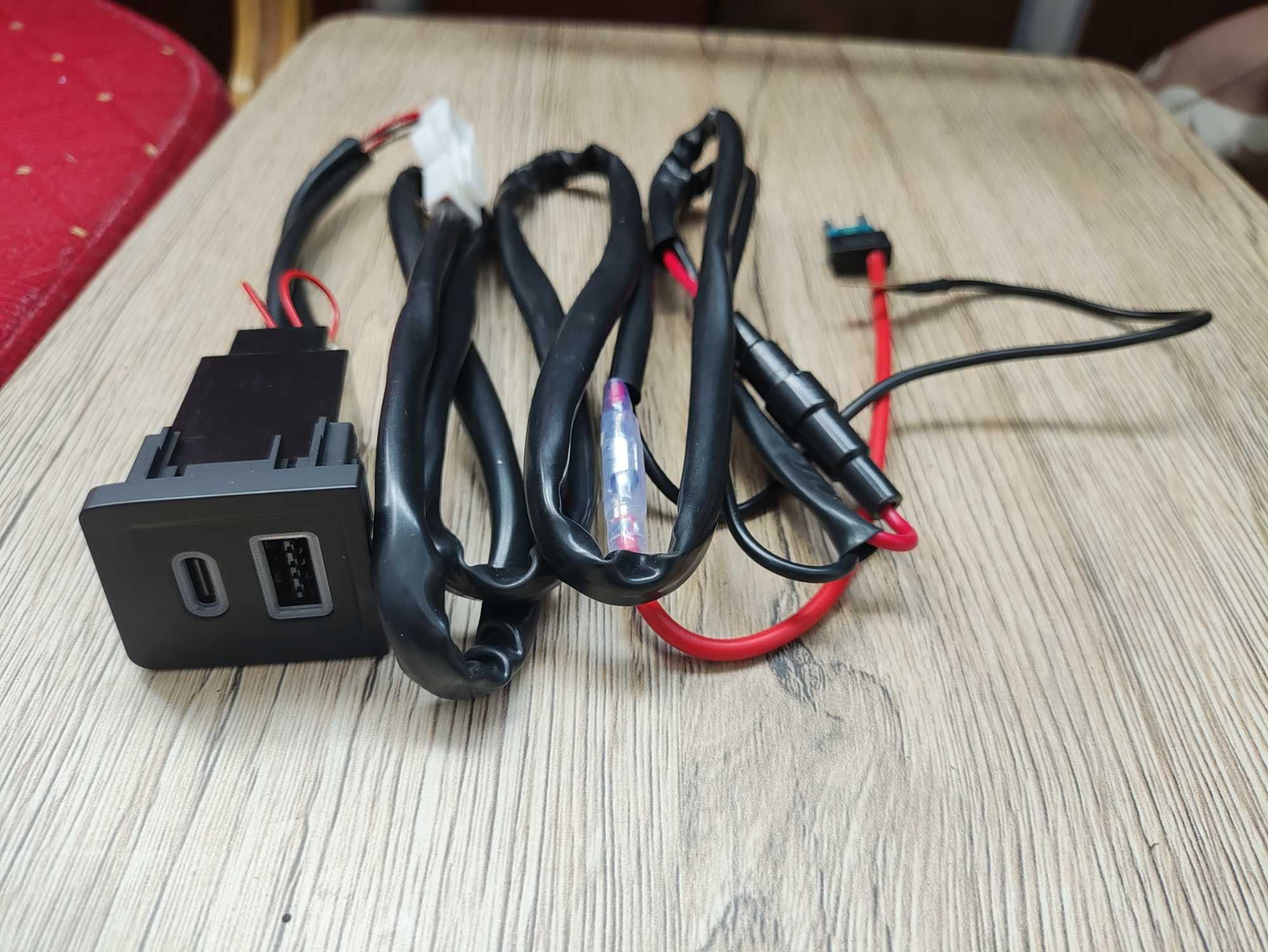 Ładowarka samochodowa Szybka QC3.0 Typ-c USB Adapter Gniazdo interfejs