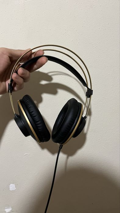Auscultadores AKG K92