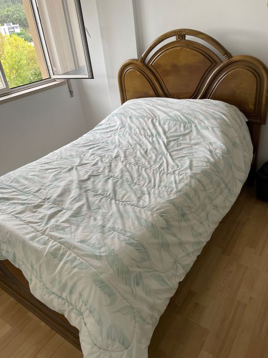 Cama de casal com colchão