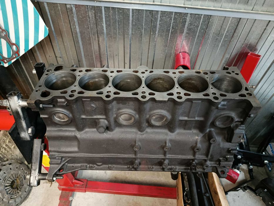 Blok żeliwny BMW M50B25 nominał oringowany turbo napinacz drift M50
