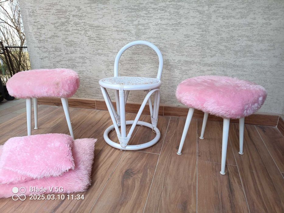 Toaletka ratanowa z krzesłem do odnowienia