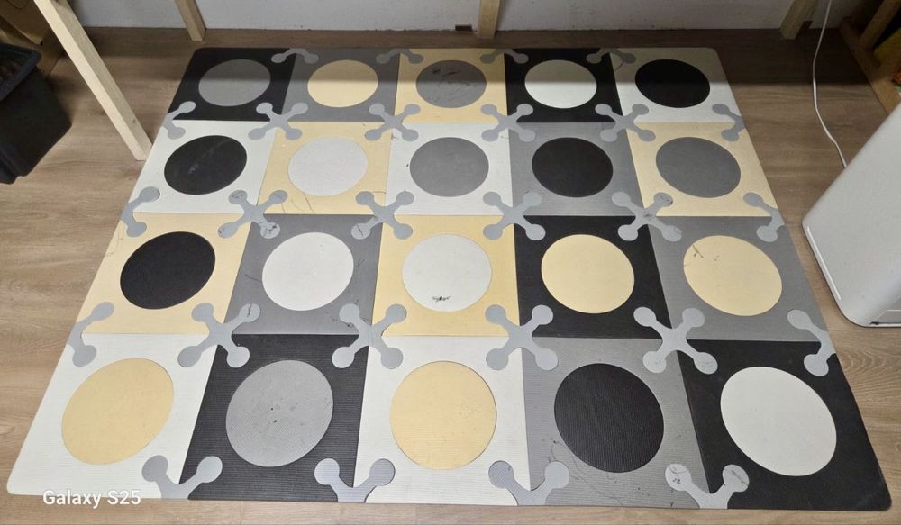 Mata na podłogę do pokoju dziecięcego