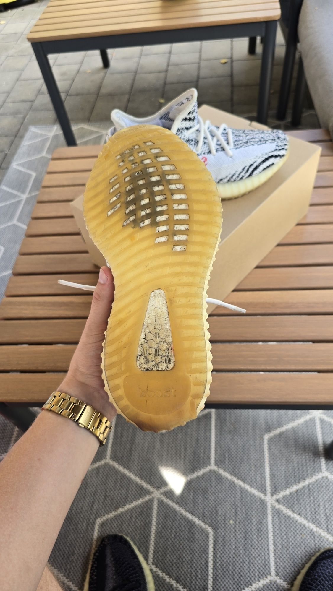 Yeezy 350v2 zebra