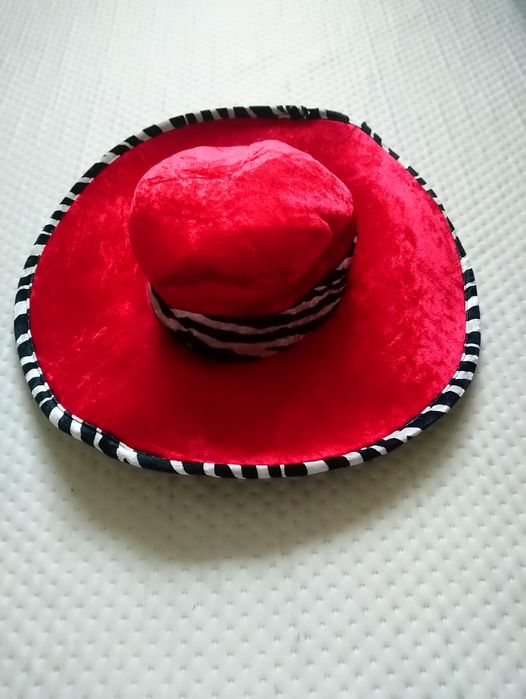 Карнавальний костюм з капелюхом XL розмір