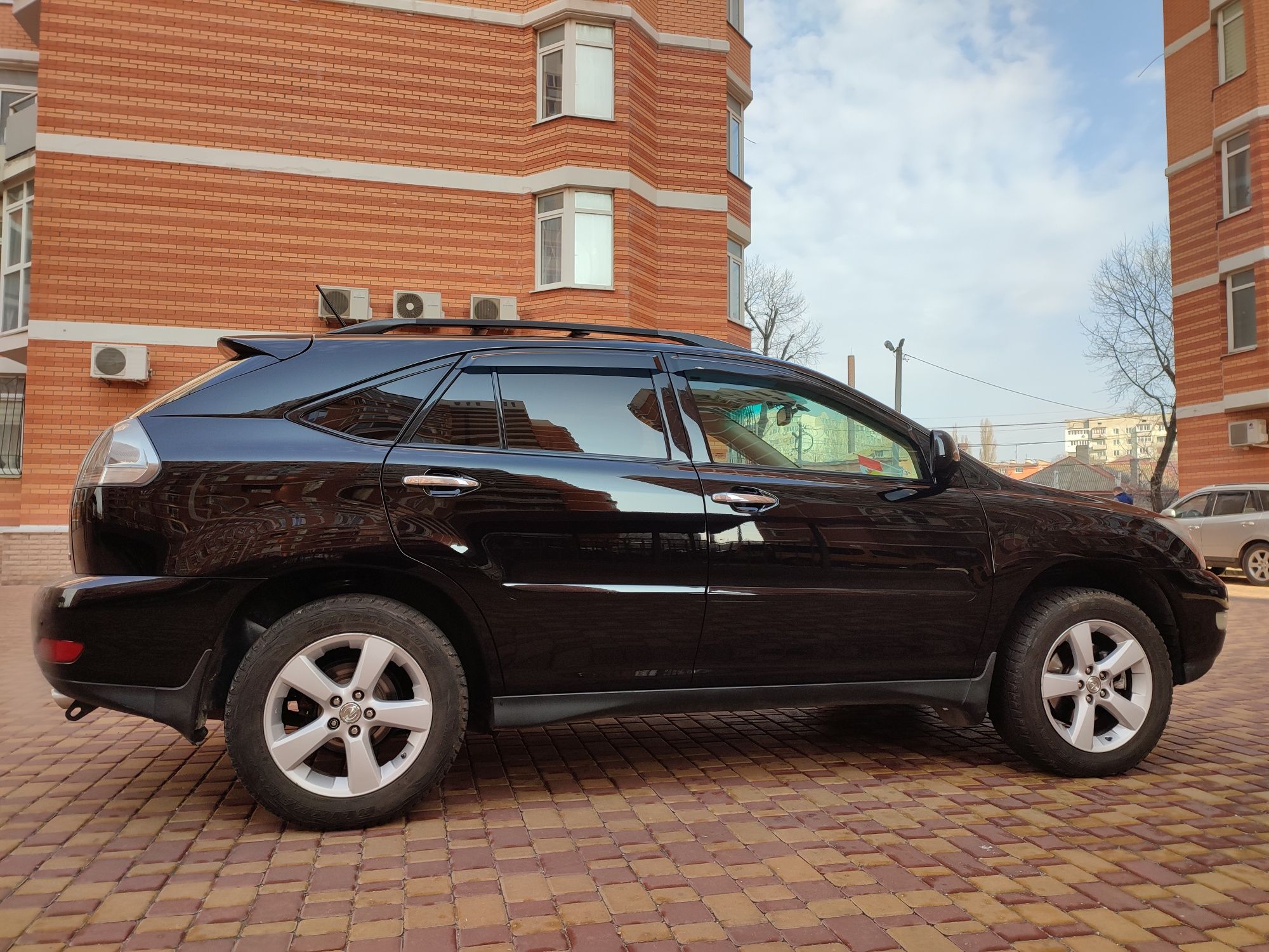 Продам. LEXUS RX 350