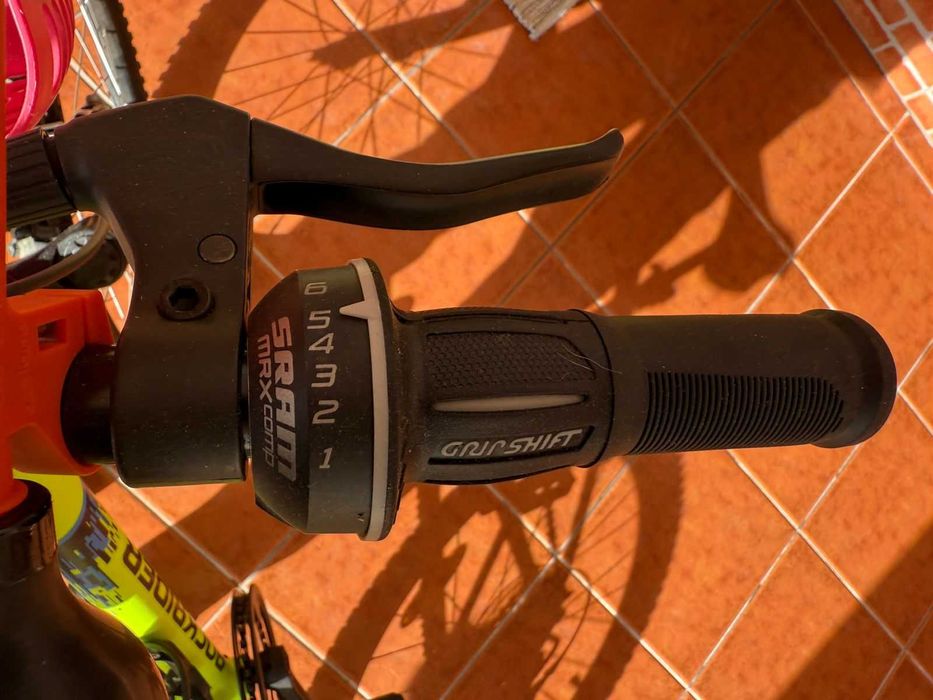 Bicicleta BTT Rockrider ST500 Sport Trail Roda 20" (6 aos 9) Ama. Néon