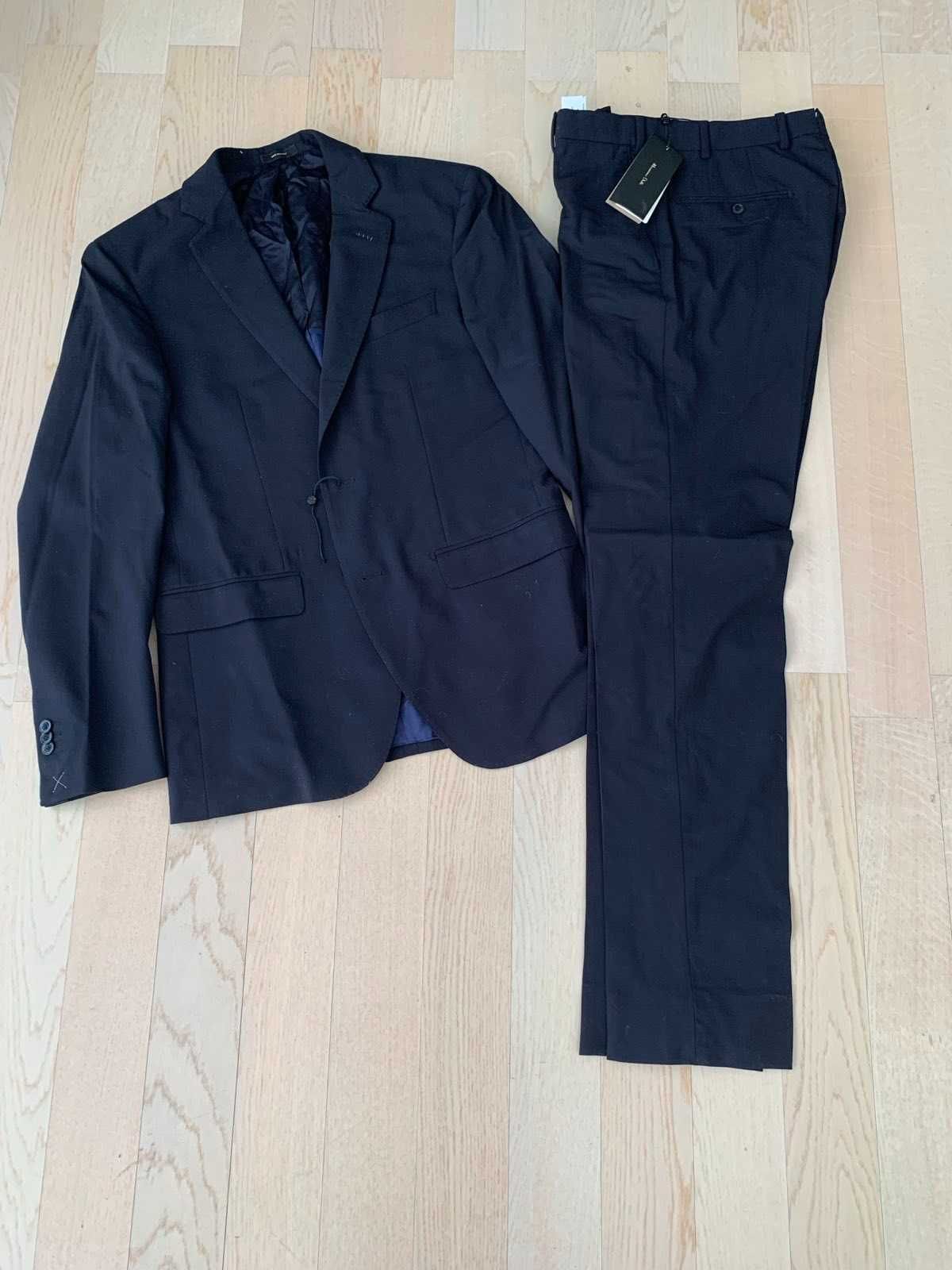 Мужской костюм Massimo Dutti, р S-M новый - оригинальный