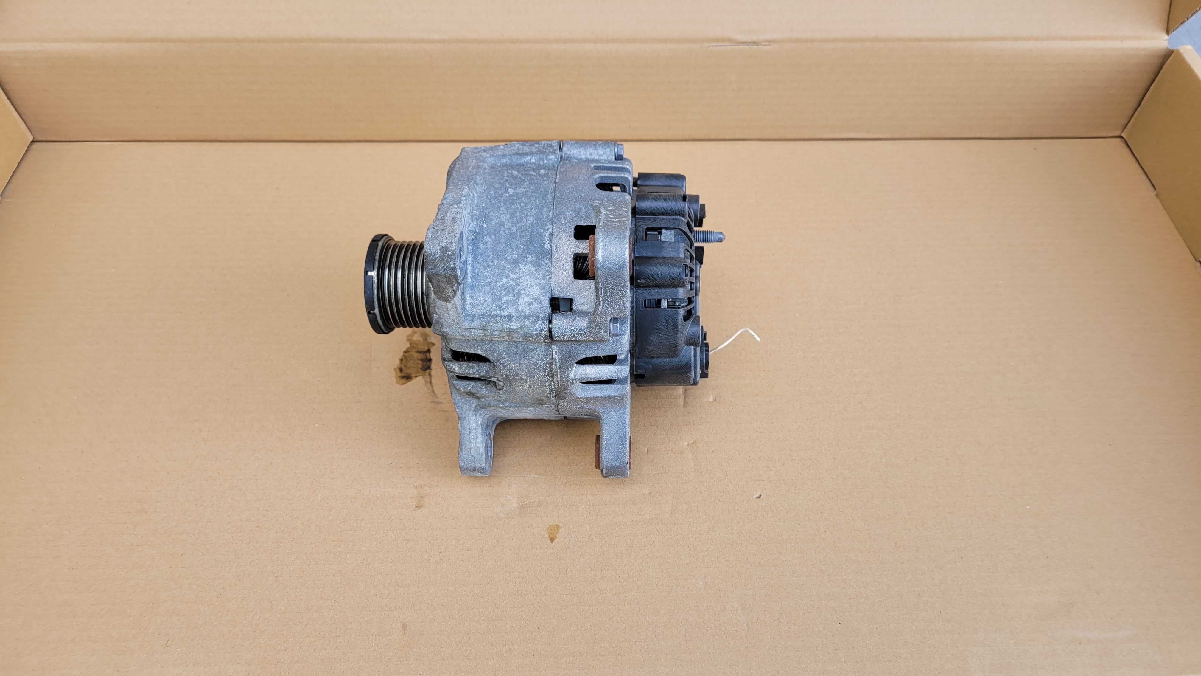 Renault Megane 3 III Scenic alternator 1.6 dci