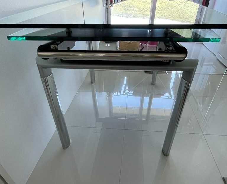 Mesa de jantar com 4 cadeiras