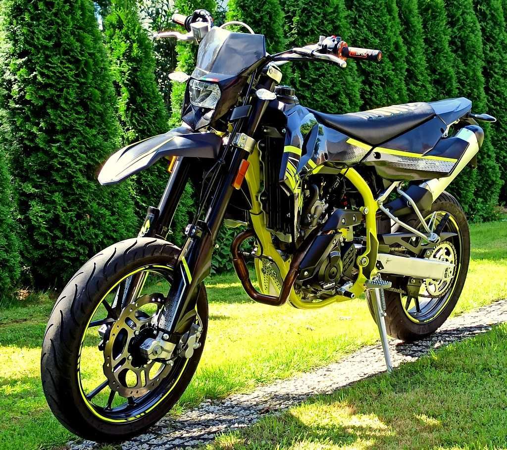 SWM SM 125 r rs SUPERMOTO cross beta aprilia malaguti sx xtm  ktm