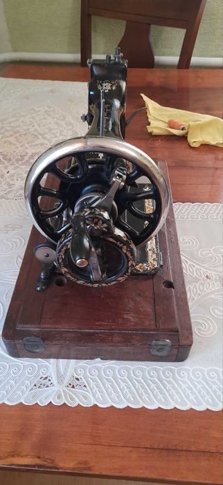 Швейна машинка Singer