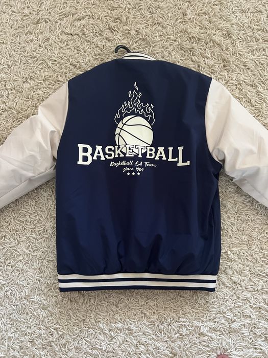 SaleКуртка Бомбер        .