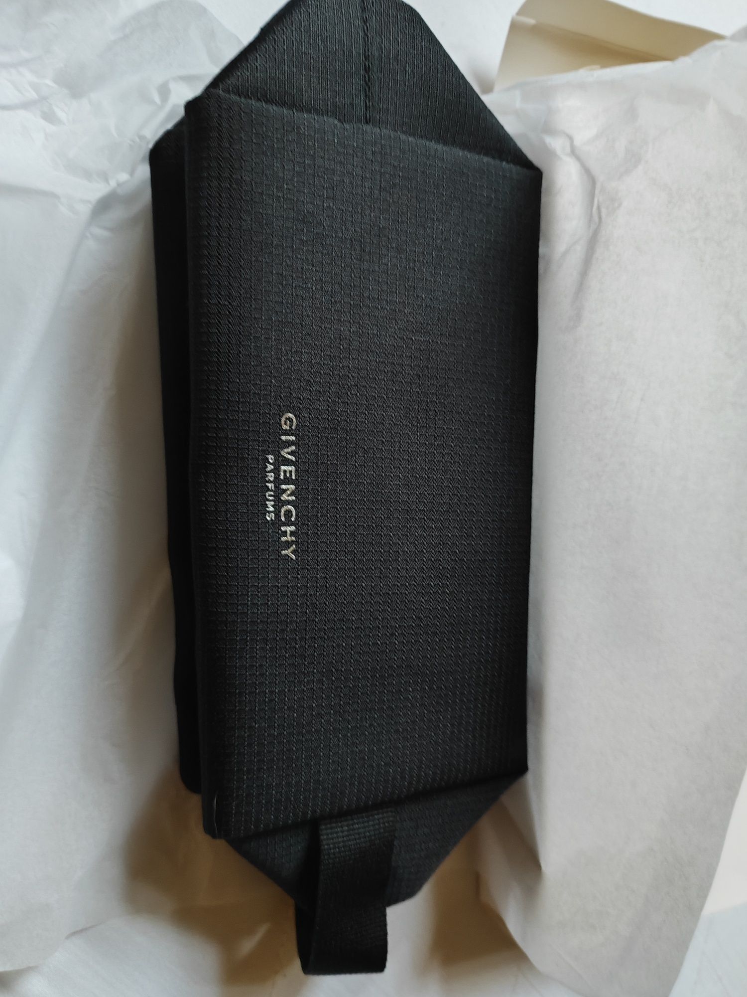 Kosmetyczka Givenchy Perfums Nowa