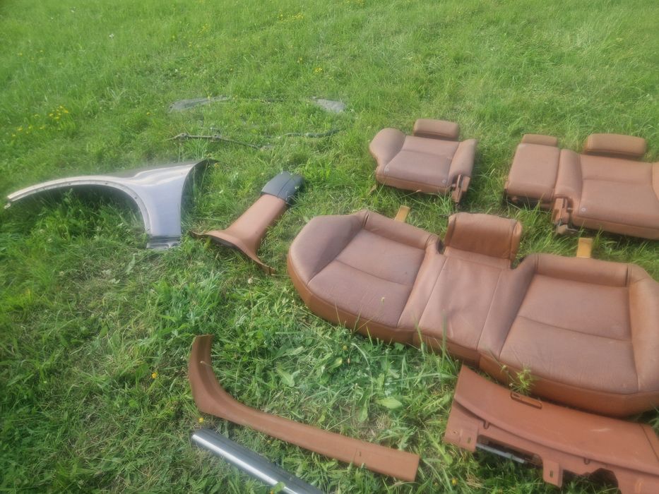 Srodek infiniti fx35 brązowy fotele kanapa boczki dywan