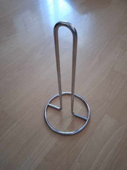 Stojak na ręcznik papierowy