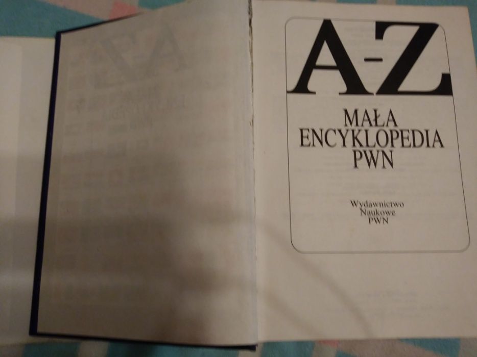 Mala encyklopedia PWN A-Z