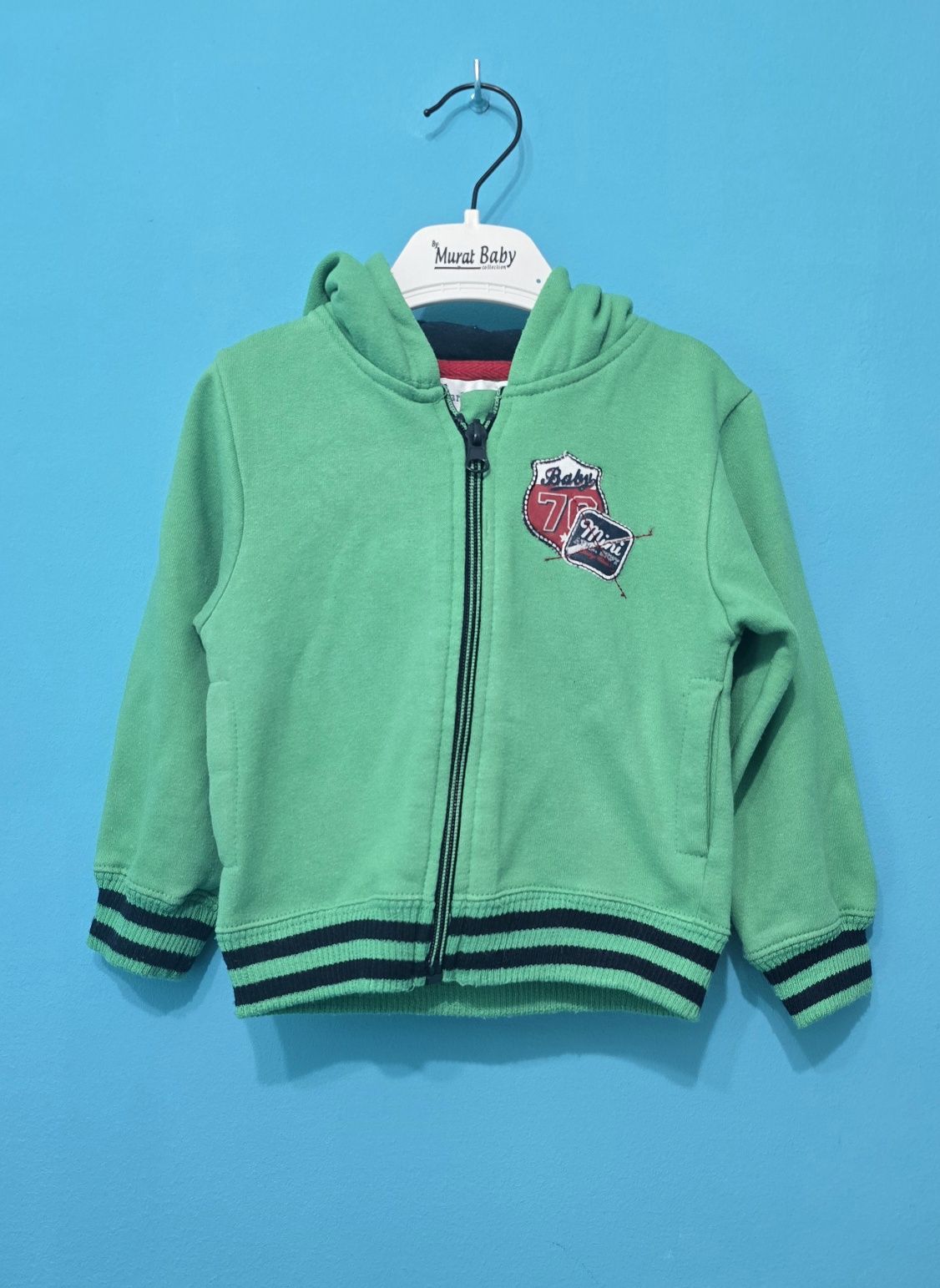 Zielona bluza z kapturem 86