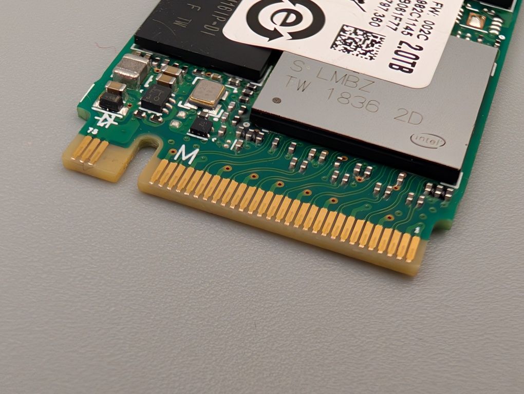 Диск SSD Intel 2TB m2 NVMe