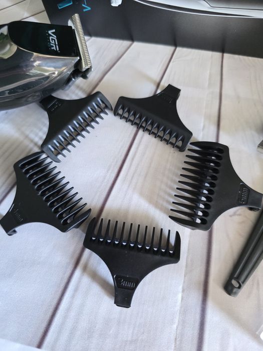 Трімер для бороди і голови стрижка vgr 030 триммер с насадками