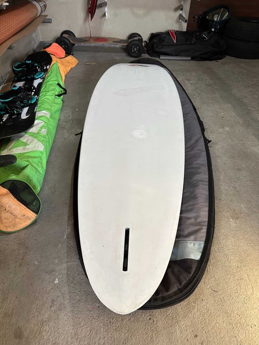 Deska windsurfingowa F2 Max2Air 259, 100l + statecznik