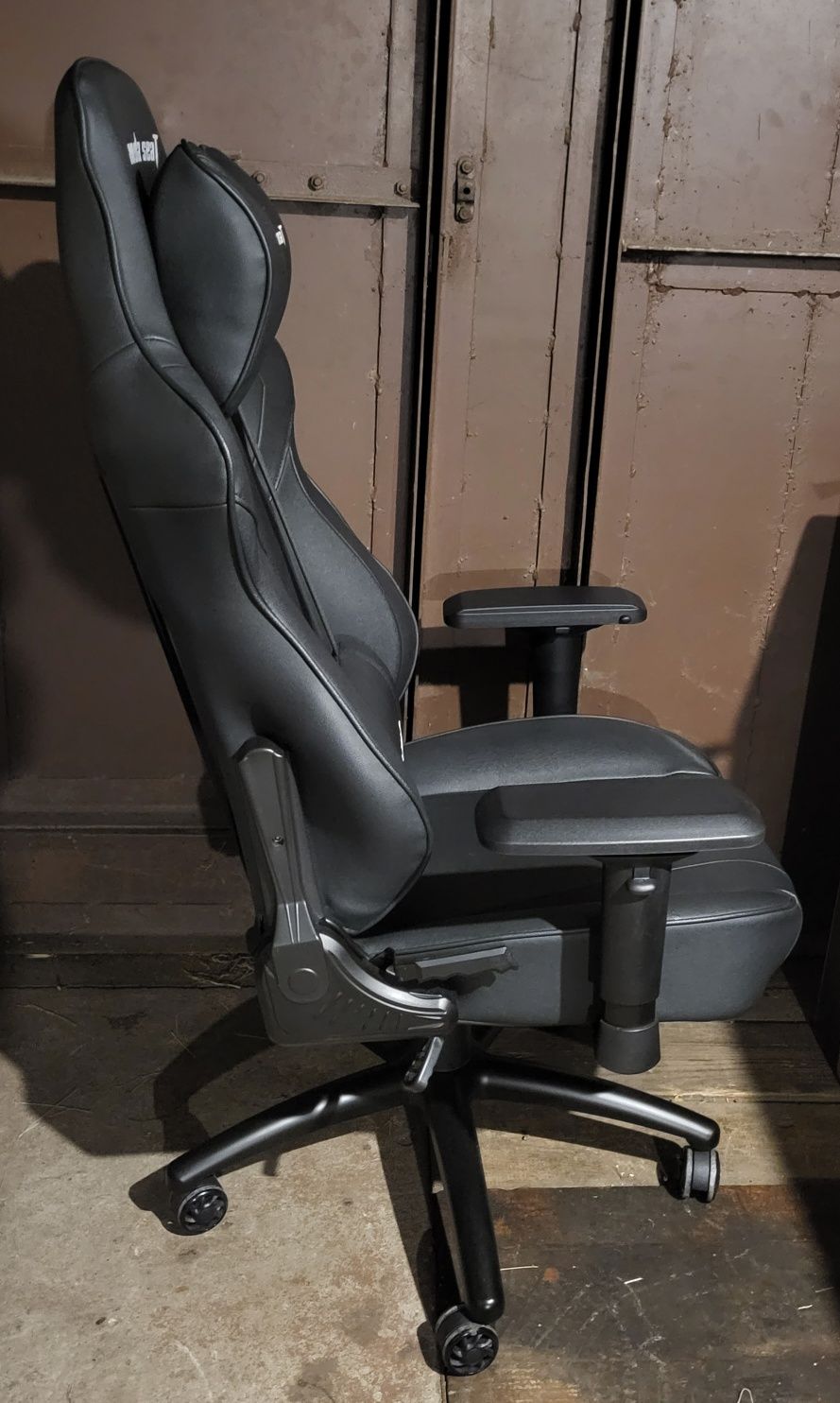 Ігрове крісло Anda Seat серія Dark Demon - в ідеальному стані