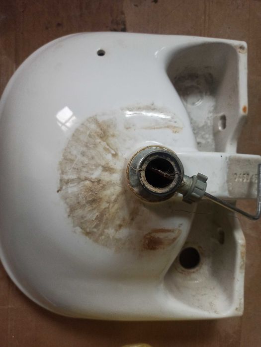 Umywalka ceramiczna 45cm szerokości