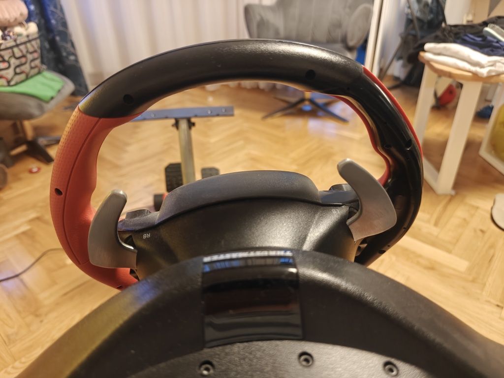 Kierownica Thrustmaster + stojak do xboks