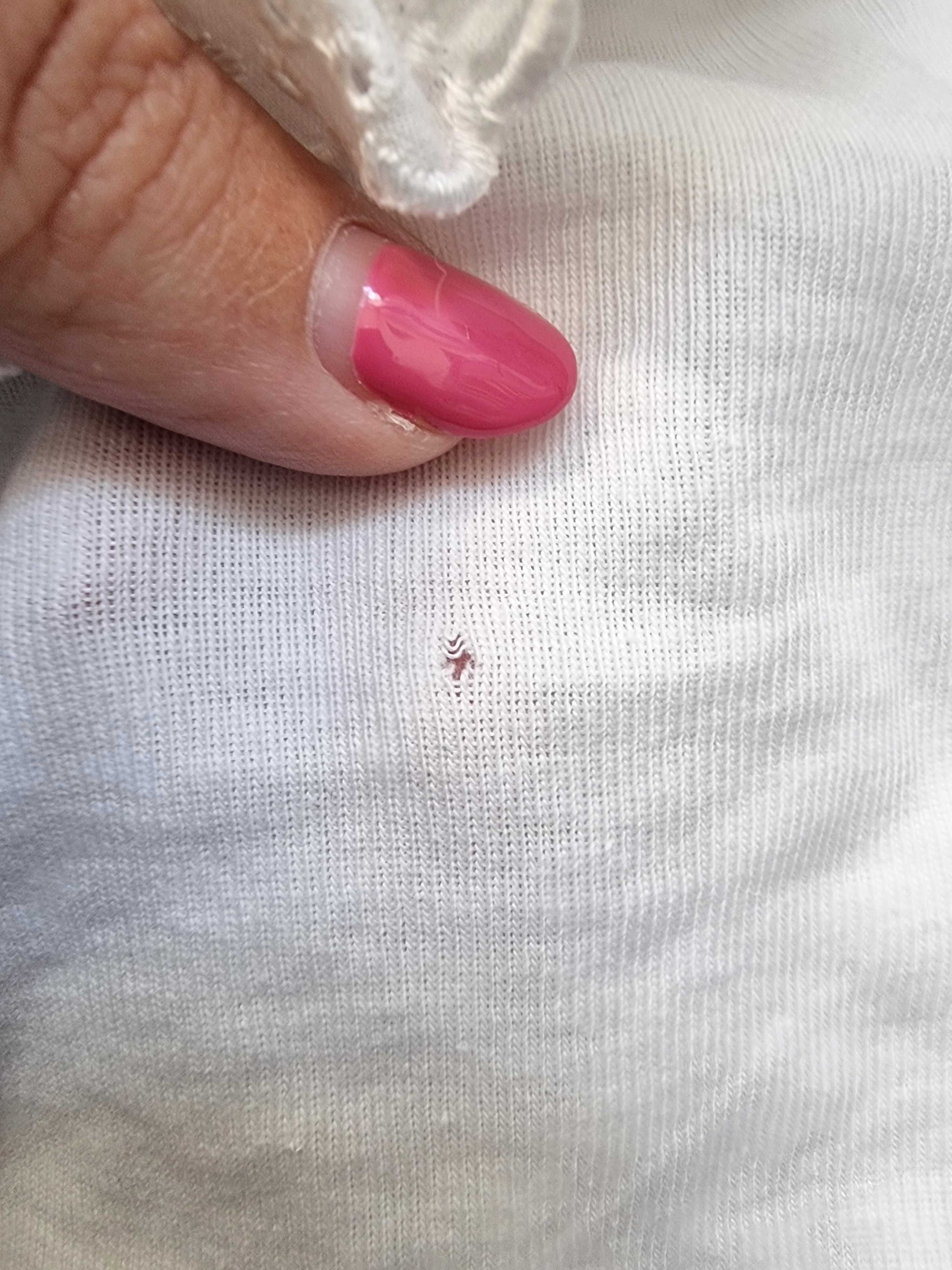 Camisola branca com detalhe na gola e nas costas 100% algodão, 9 meses