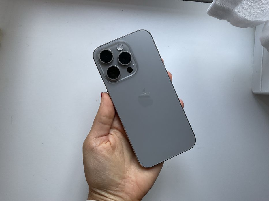 IPhone 15 Pro 128GB - com fatura e garantia