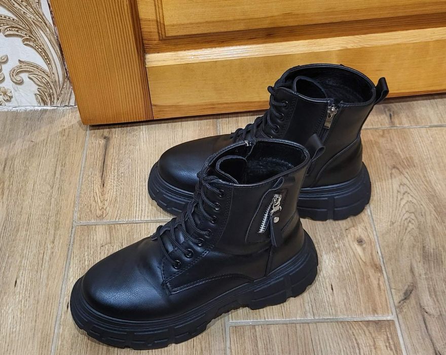 Ботинки зимние 39 размер