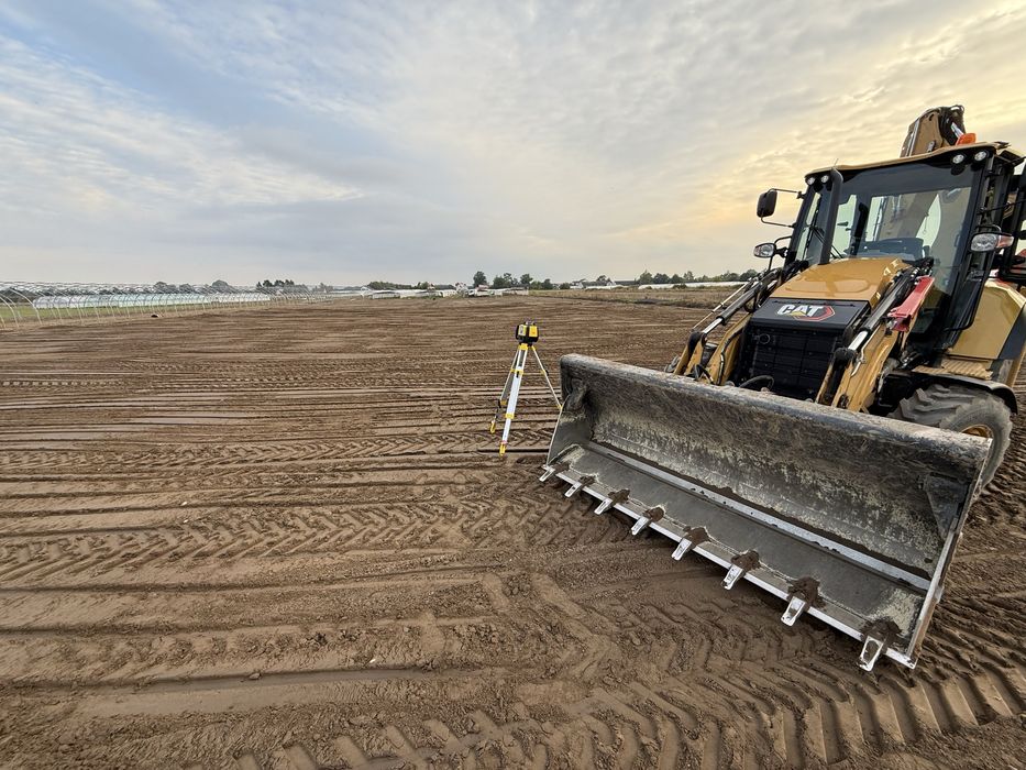 usługi koparko-ładowarka, minikoparka 2,8 t, wiertnica, młot, wywrotka