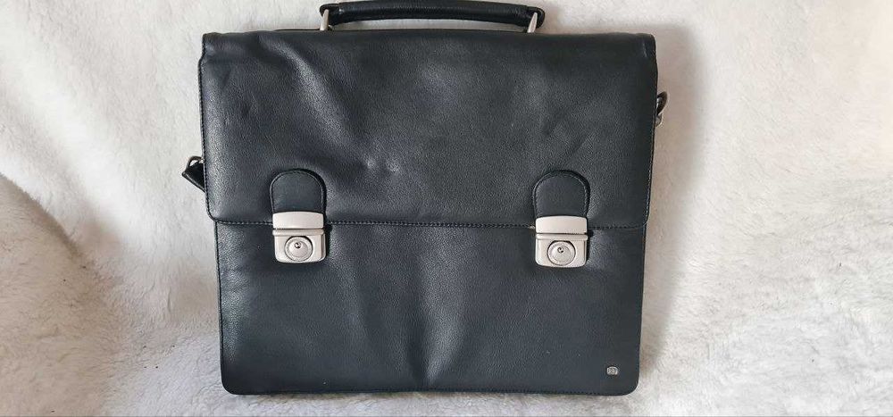 Шкіряний чоловічий портфель.