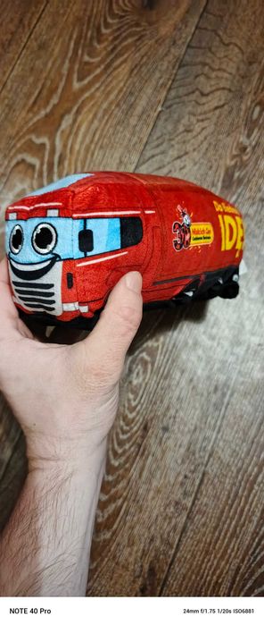 cięzarowka Czesia maskotka pluszak zabawka biedroniak biedronka