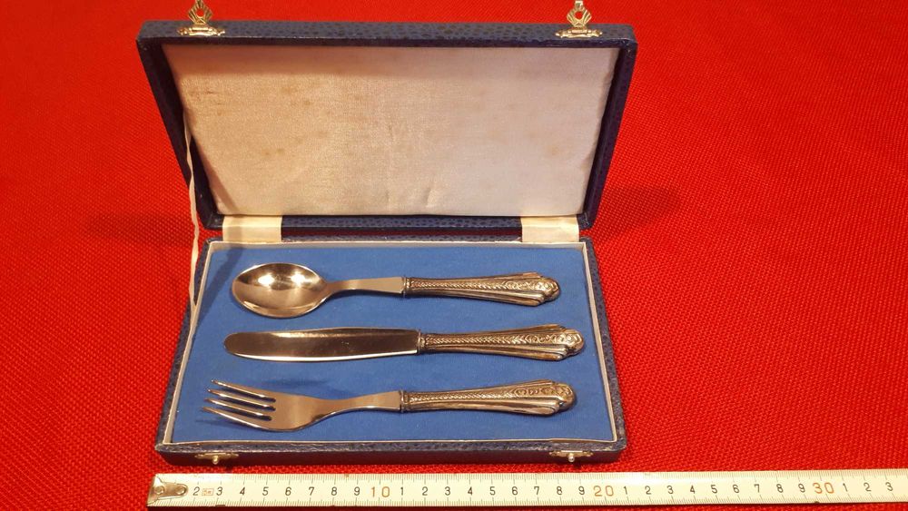 KIT de talheres em caixa