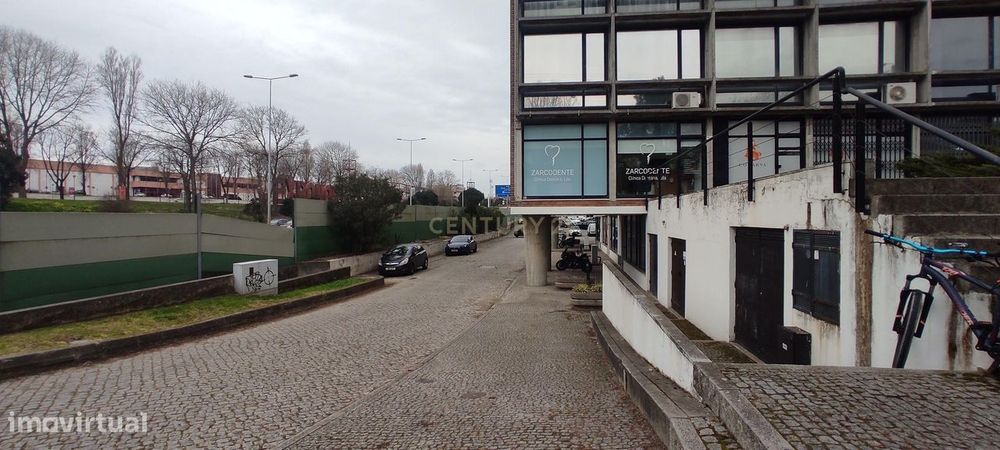 Lugar de Garagem 14m² c/ comando – Aeroporto Porto / MarShopping