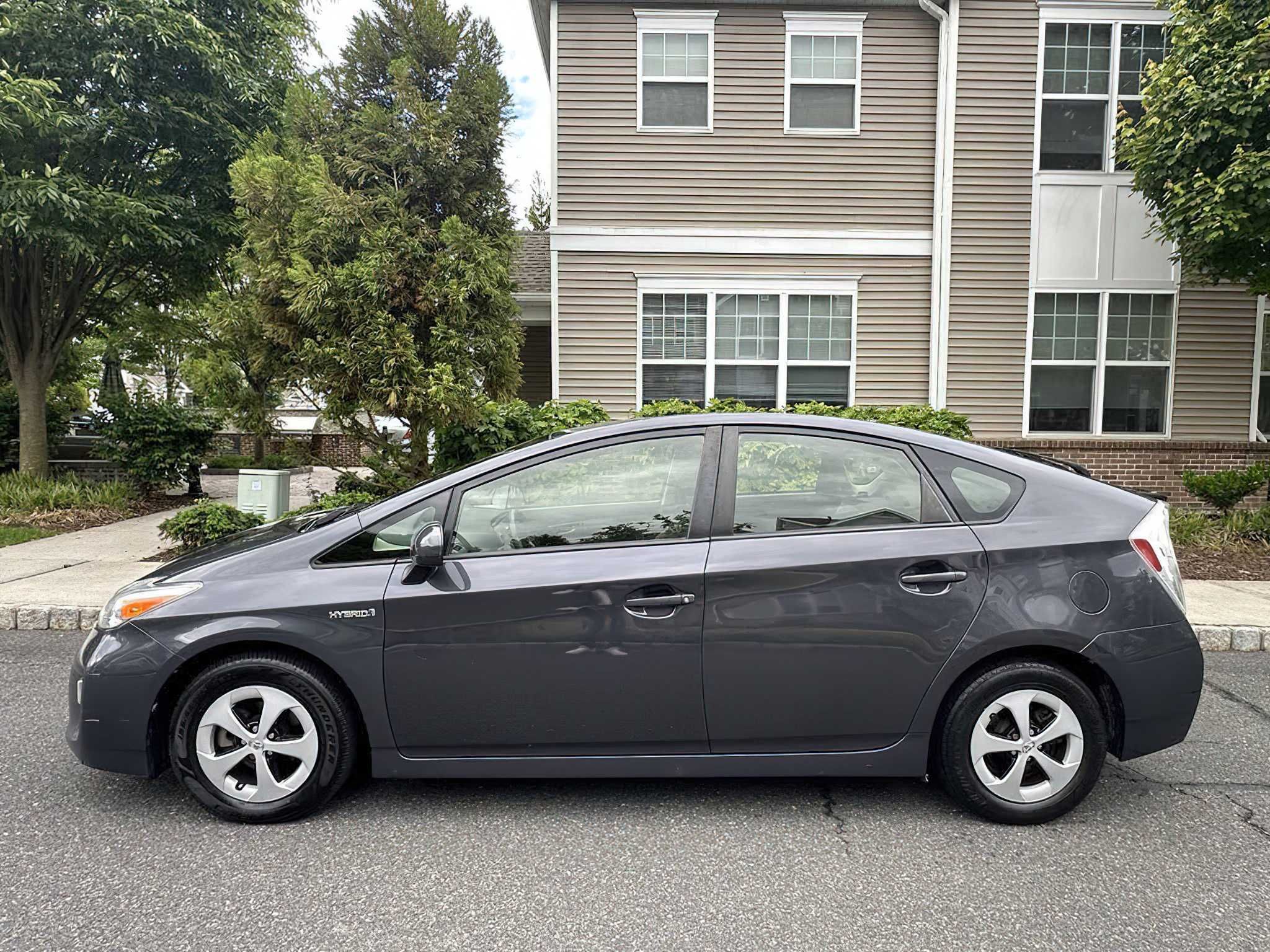 Toyota Prius One 2014