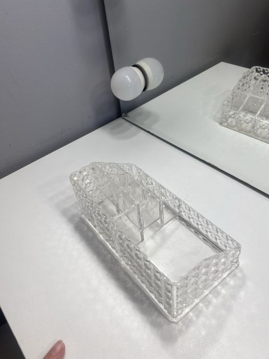 Organizer akrylowy na kosmetyki / biżuterię – nowy