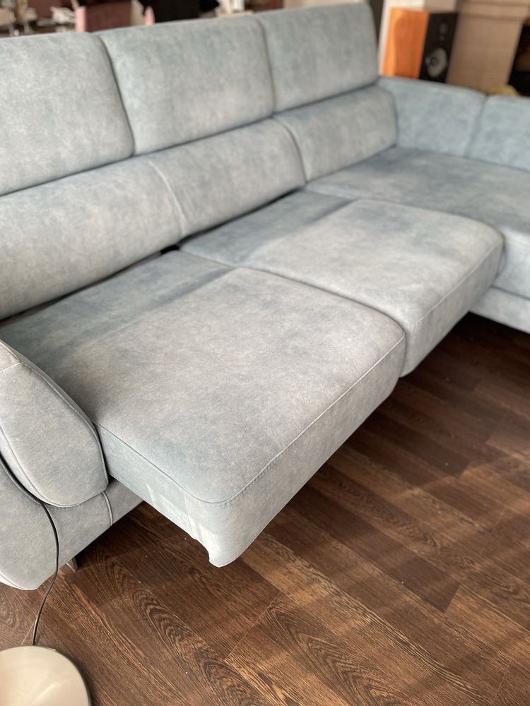 Sofá de 2 lugares com chaise longue