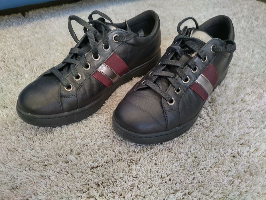 Vendo sapatilhas Geox de senhora