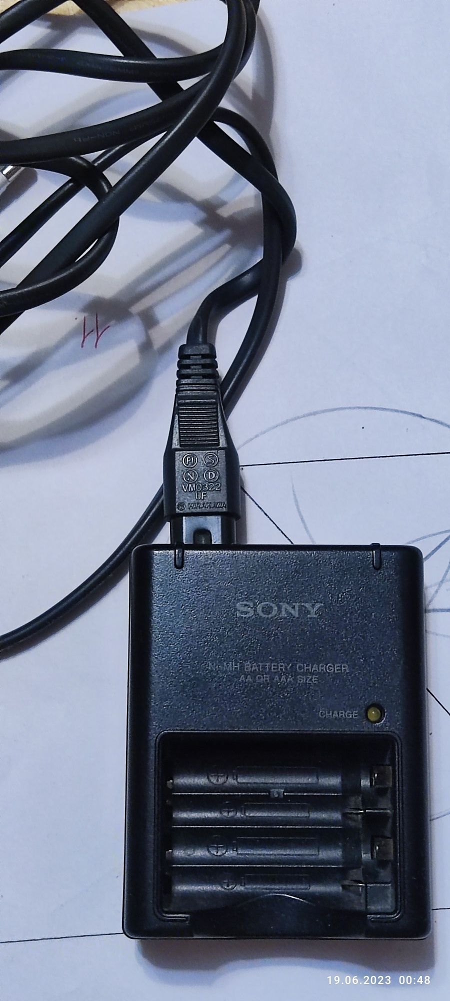 Зарядний пристрій для Ni-Mh акумуляторів Sony