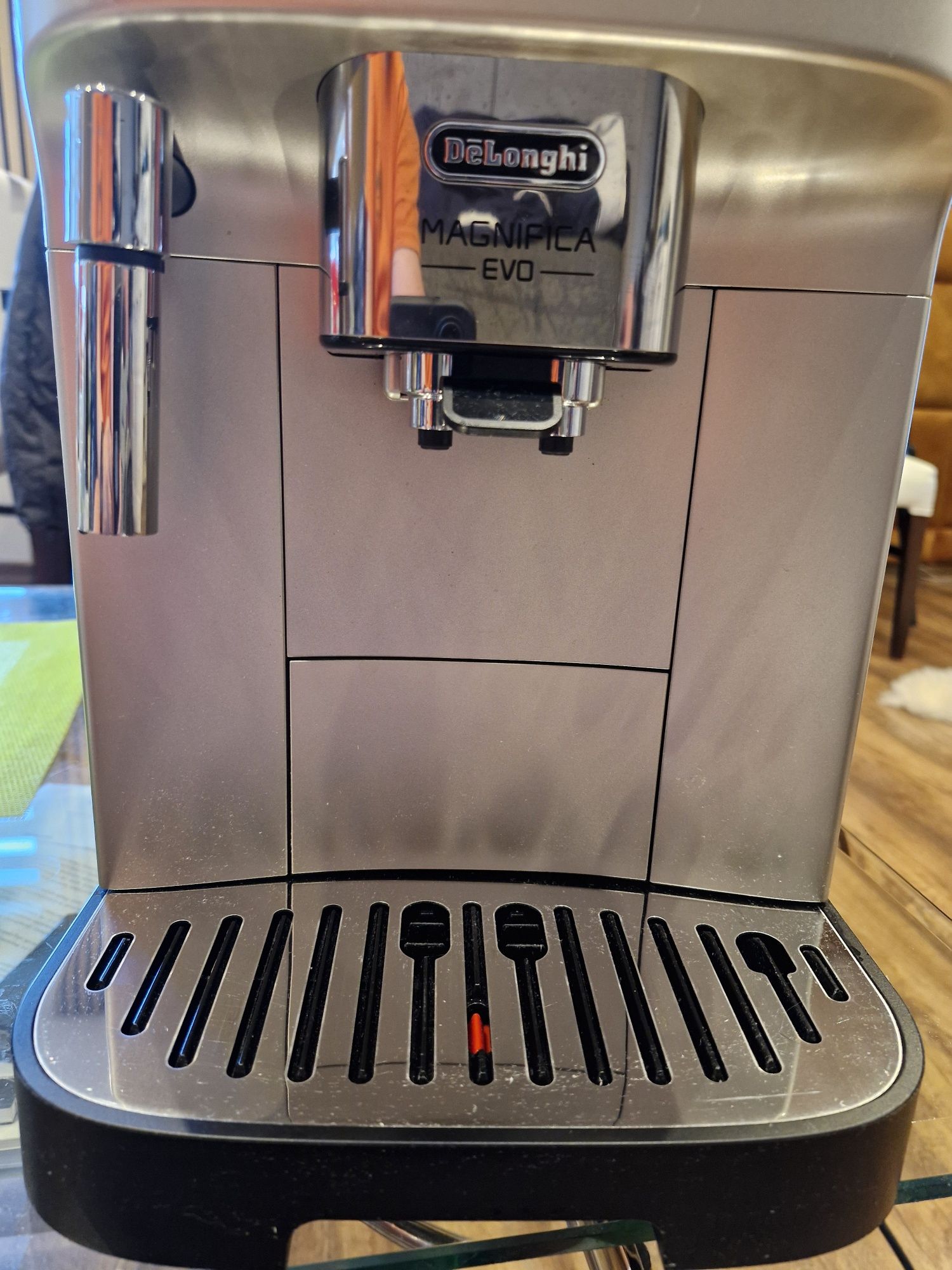 Ekspres do kawy Delonghi Magnifica evo