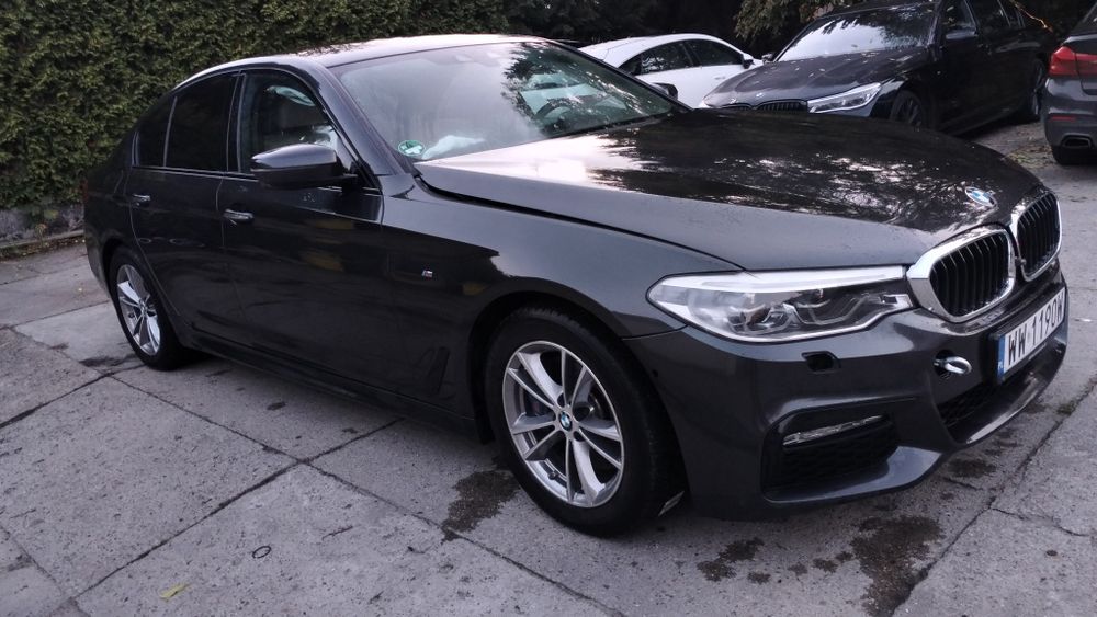 BMW 5 G30 530i M-PAKIET Dociagi HEAD UP RADAR Kamery 360 HARMAN Zareje