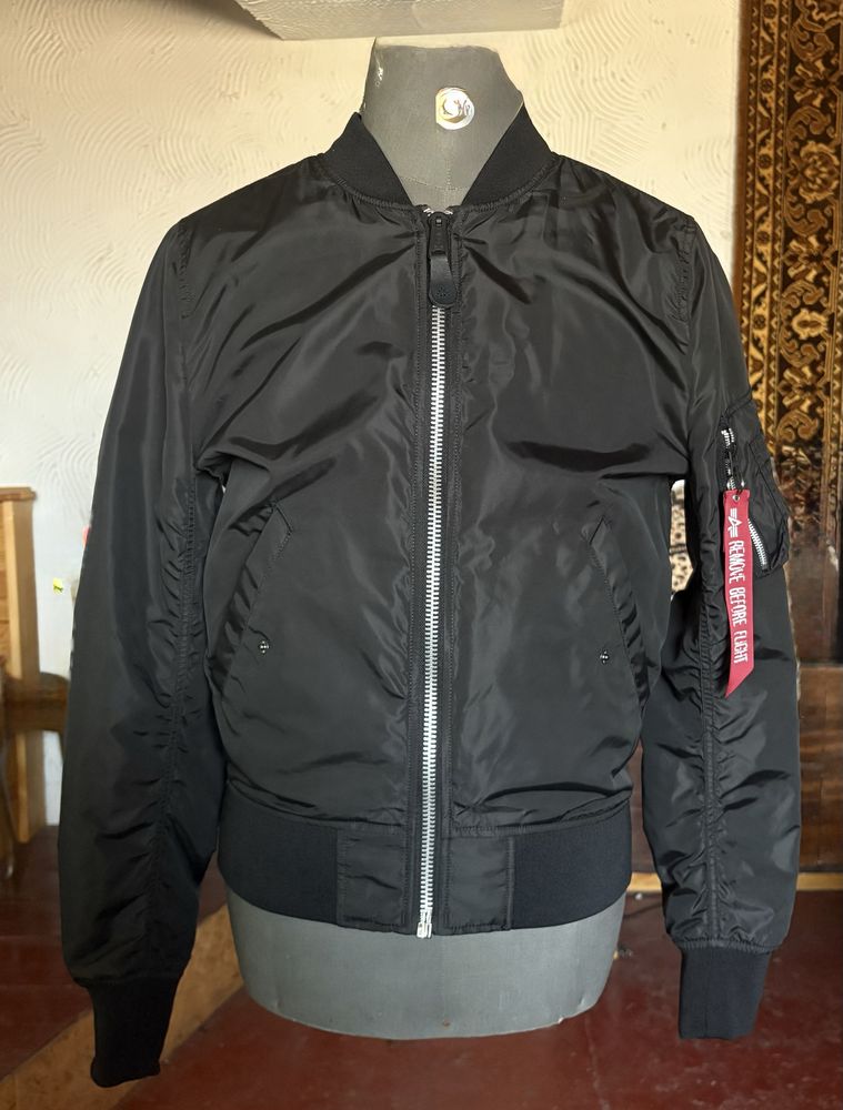 Alpha industries бомбер