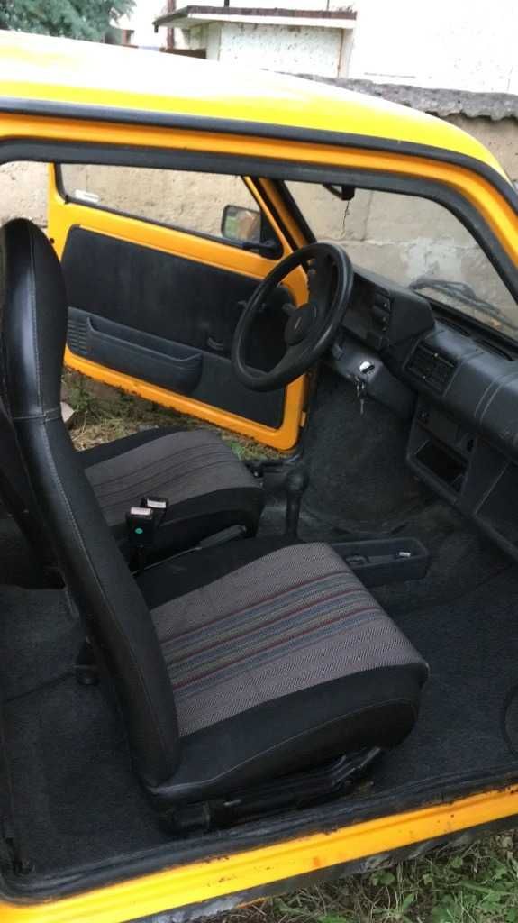 fiat 126p 126el maluch town lotnicze fotele uchylne szyby,  żółty