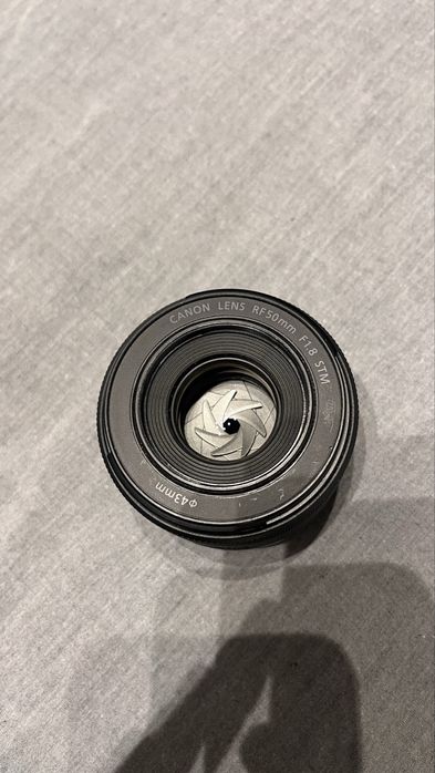Lente Canon RF-S 50mm f/1.8