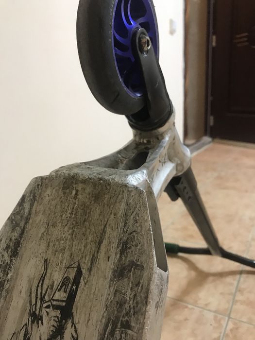 продам трюковой самокат кастом (деки нету)